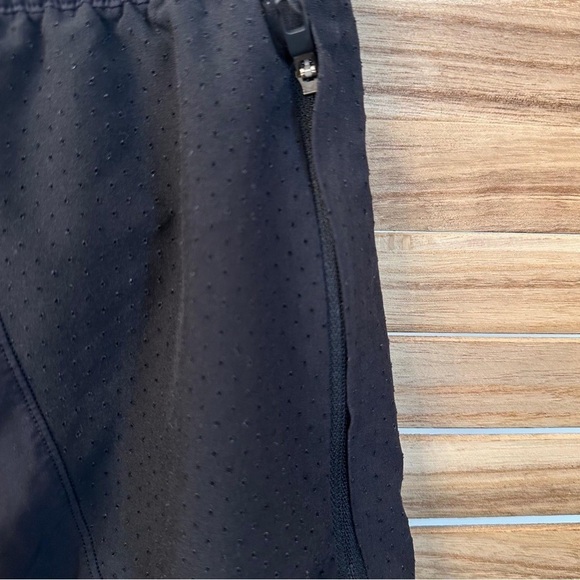 Lululemon Men Short I Size S - Picture 4 of 7